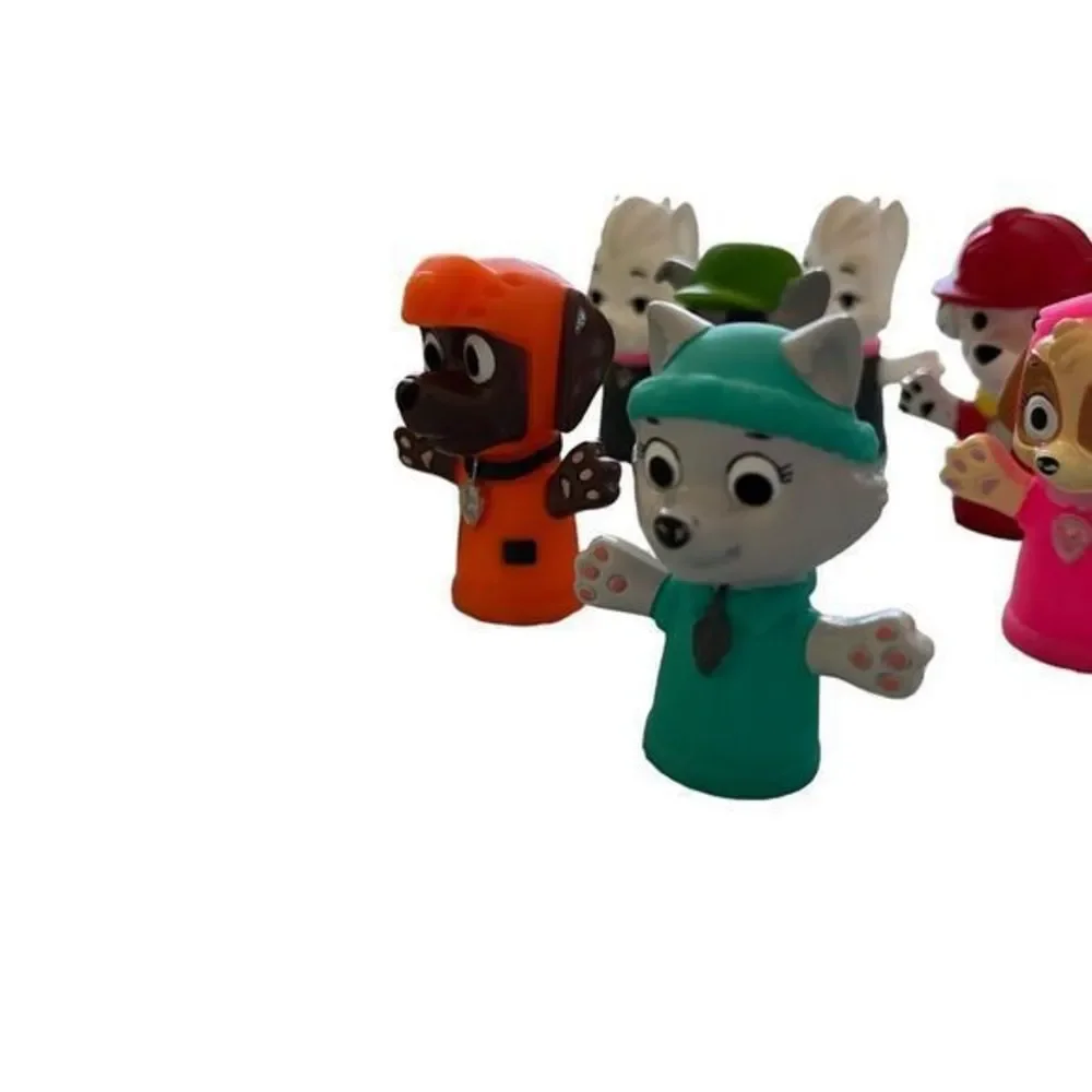 Lot of Paw Patrol figures and finger puppets‎